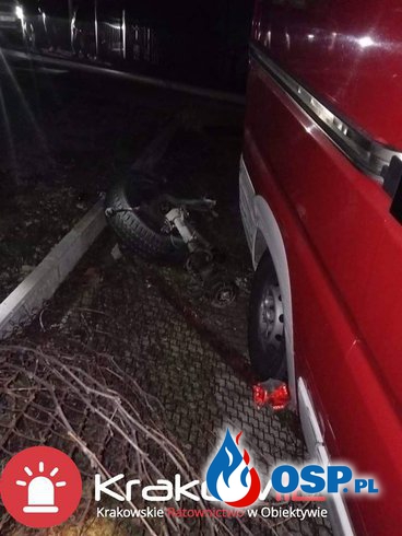 Pijany mężczyzna ukradł wóz strażacki, staranował bramę i rozbił się uciekając. OSP Ochotnicza Straż Pożarna