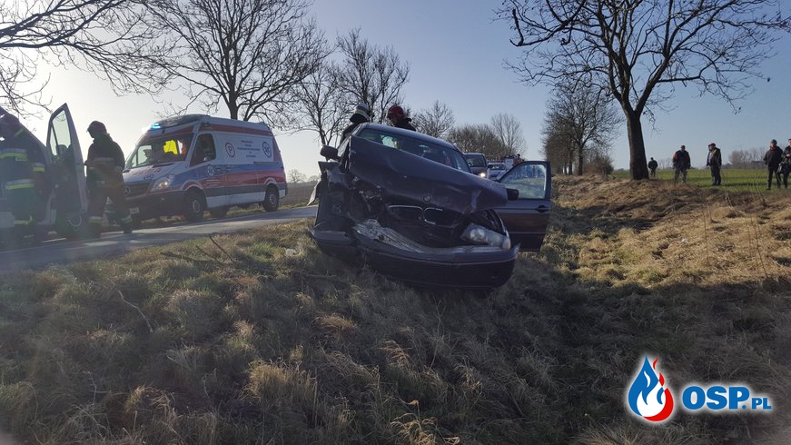 Wypadek samochodowy w okolicy miejscowości Kłodkowo (gm. Trzebiatów) OSP Ochotnicza Straż Pożarna