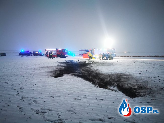 Katastrofa awionetki w Szadku. Jedna osoba zginęła, druga jest ranna. OSP Ochotnicza Straż Pożarna