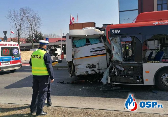 23 rannych w wypadku. Zderzenie autobusów w Rzeszowie. OSP Ochotnicza Straż Pożarna