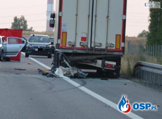 Matka z córką zginęły w wypadku na S3. Ich auto wjechało w ciężarówkę. OSP Ochotnicza Straż Pożarna