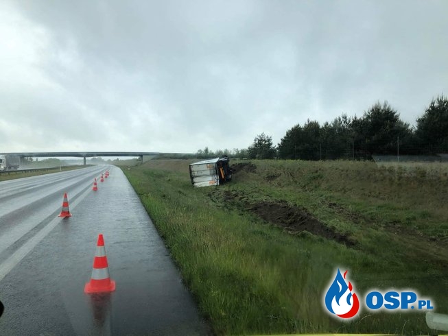 Przewrócony TIR na autostradzie A2 OSP Ochotnicza Straż Pożarna