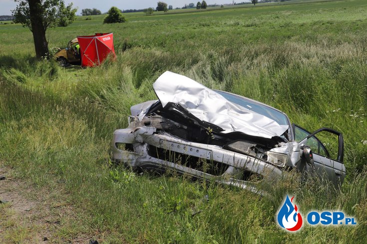 88-letni kierowca sprawcą tragicznego wypadku. Zginęły dwie osoby. OSP Ochotnicza Straż Pożarna
