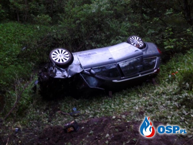 Młody kierowca zginął w wypadku. Jego pasażerka twierdzi, że chciał się zabić. OSP Ochotnicza Straż Pożarna