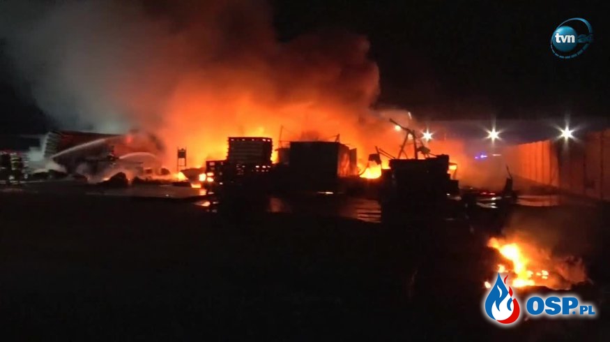 Pożar hurtowni w Gnieźnie. Udało się uratować pobliskie budynki! OSP Ochotnicza Straż Pożarna