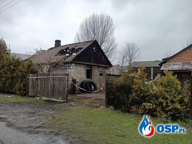 Tragiczny pożar domu w Ludwinie. Nie udało się uratować jednego z lokatorów. OSP Ochotnicza Straż Pożarna