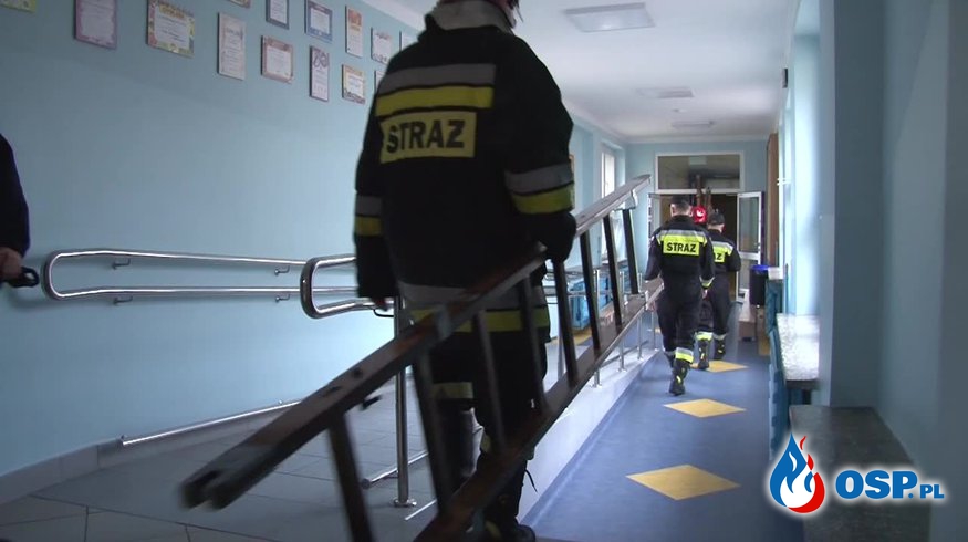 Ewakuacja szkoły w Mielcu. 37 uczniów trafiło do szpitali! OSP Ochotnicza Straż Pożarna