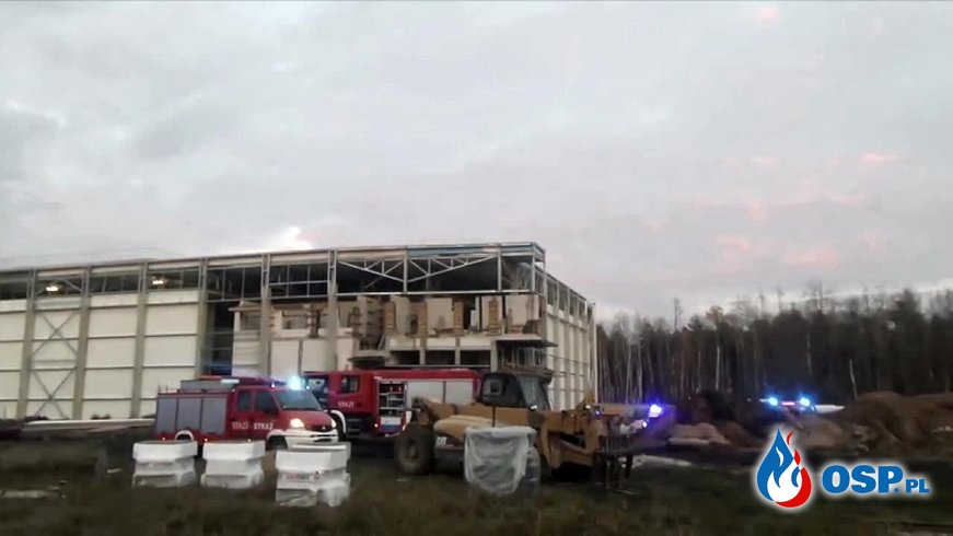 Pracownik zginął pod zawalonym stropem. Tragedia na budowie pod Warszawą. OSP Ochotnicza Straż Pożarna