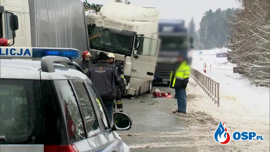 Wypadek 4 ciężarówek i 2 samochodów osobowych na DK 8. OSP Ochotnicza Straż Pożarna