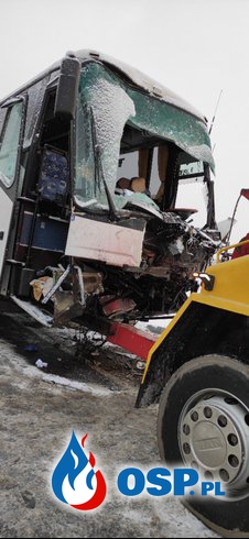 Wypadek autobusu z tirem na DK7 OSP Ochotnicza Straż Pożarna