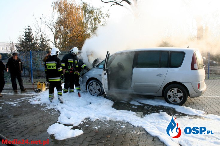 Pożar Samochodu w dzień Targowy!! OSP Ochotnicza Straż Pożarna