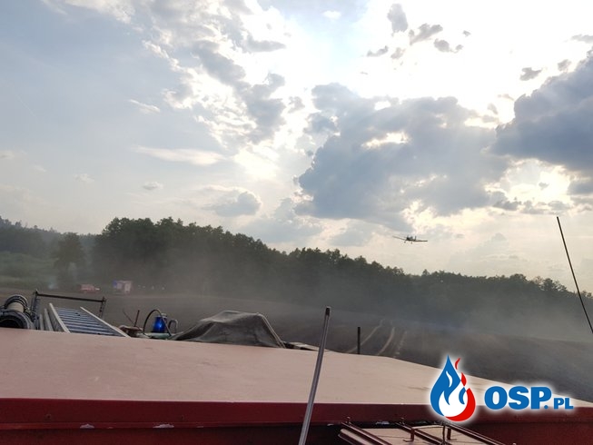 Pożar 40 hektarów ścierni ze słomą. OSP Ochotnicza Straż Pożarna
