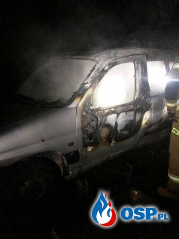 Nocny pożar samochodu w Nowym Sączu OSP Ochotnicza Straż Pożarna