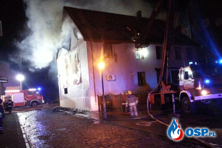 Pożar restauracji w Połczynie-Zdroju. Ogień pojawił się na poddaszu. OSP Ochotnicza Straż Pożarna