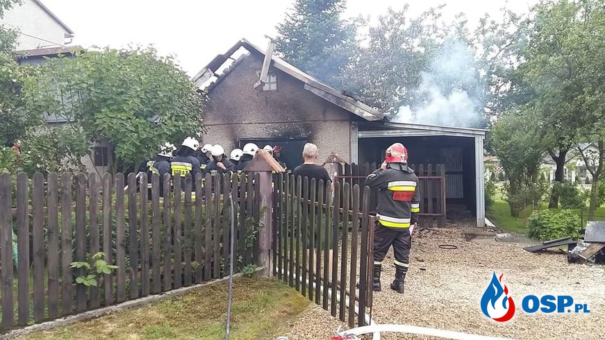 Pożar budynku gospodarczego w Krzywaczce. OSP Ochotnicza Straż Pożarna
