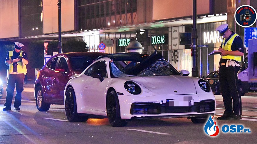 Mężczyzna zginął pod kołami Porsche 911. Tragiczny wypadek w centrum Warszawy. OSP Ochotnicza Straż Pożarna
