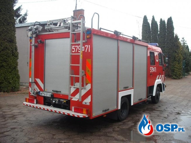 Gmina kupiła strażakom OSP wóz bez CNBOP. Teraz sprzedała z dużą stratą. OSP Ochotnicza Straż Pożarna