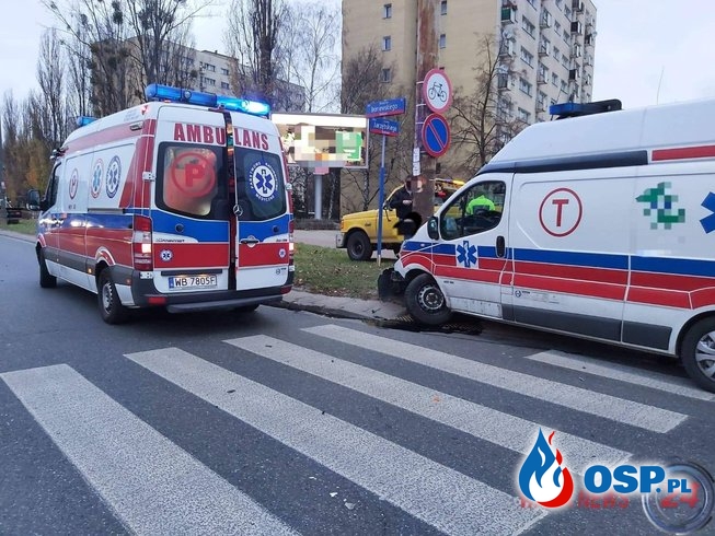 Wypadek karetki przewożącej pacjenta. W ambulans uderzył samochód. OSP Ochotnicza Straż Pożarna