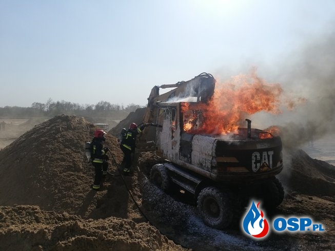 Koparka spłonęła na placu budowy OSP Ochotnicza Straż Pożarna