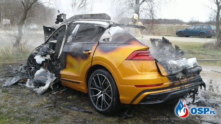Luksusowe auto spłonęło na parkingu w Wierzchucinie OSP Ochotnicza Straż Pożarna