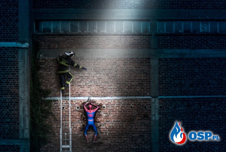 Wyjątkowy kalendarz francuskich strażaków w świecie bajek i superbohaterów OSP Ochotnicza Straż Pożarna