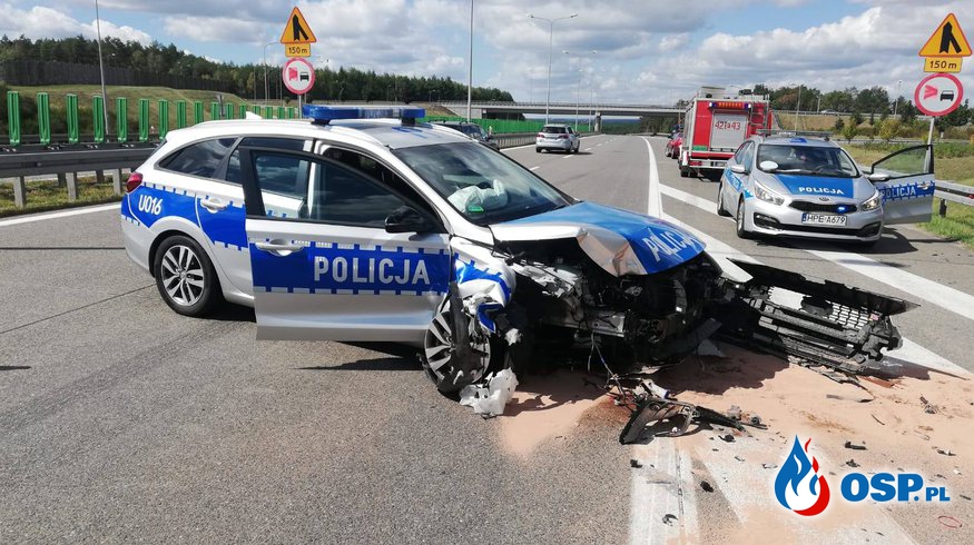 Policyjny radiowóz rozbił się na barierze na autostradzie A2 OSP Ochotnicza Straż Pożarna