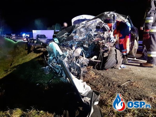 29-latek zginął w zderzeniu dwóch aut osobowych i ciężarówki na DK75 OSP Ochotnicza Straż Pożarna