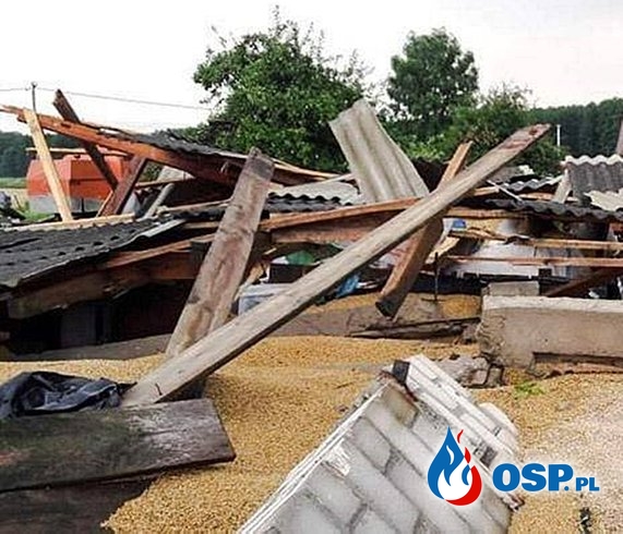 Katastrofa budowlana pod Skierniewicami. Zawalił się budynek. OSP Ochotnicza Straż Pożarna