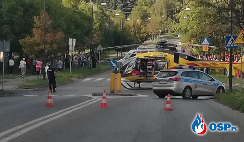 Radiowóz owinął się wokół drzewa. Groźny wypadek w Świętochłowicach. OSP Ochotnicza Straż Pożarna