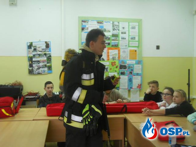 Wizyta strażaków w szkole OSP Ochotnicza Straż Pożarna