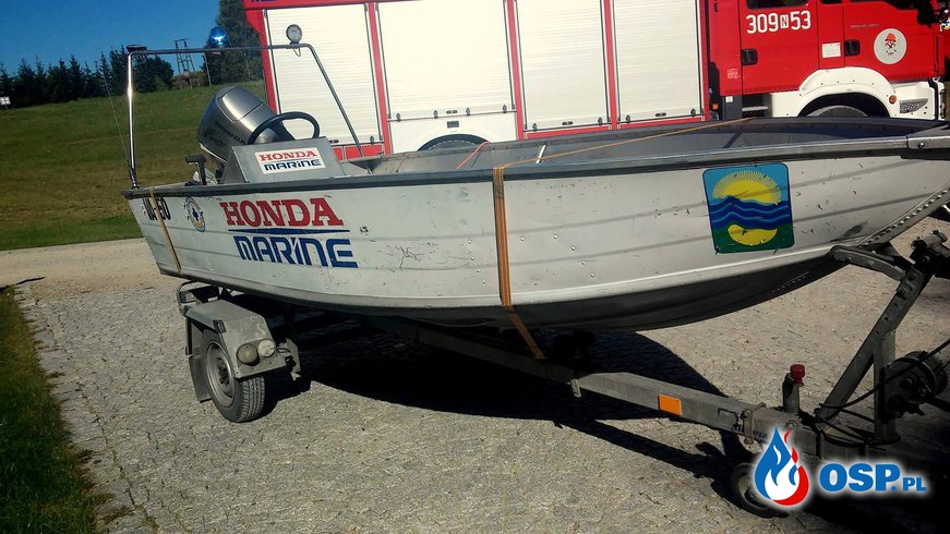 Przewrócona łódź na jeziorze! OSP Ochotnicza Straż Pożarna