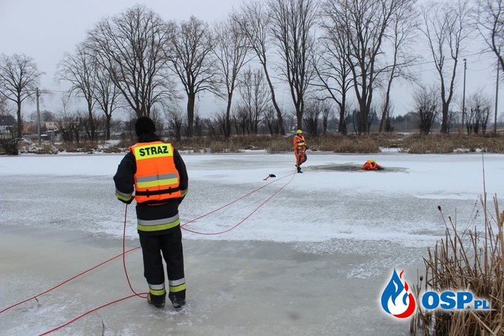  Ćwiczenia połączone z pokazem ratownictwa na lodzie. OSP Ochotnicza Straż Pożarna
