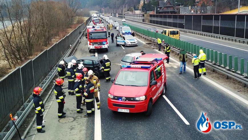 Wypadek na Zakopiance. W Myślenicach zderzyły się dwa samochody. OSP Ochotnicza Straż Pożarna