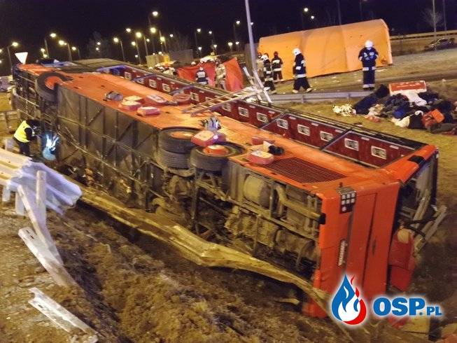 6 osób zginęło, ponad 40 rannych. Tragiczny wypadek autokaru na autostradzie A4. OSP Ochotnicza Straż Pożarna
