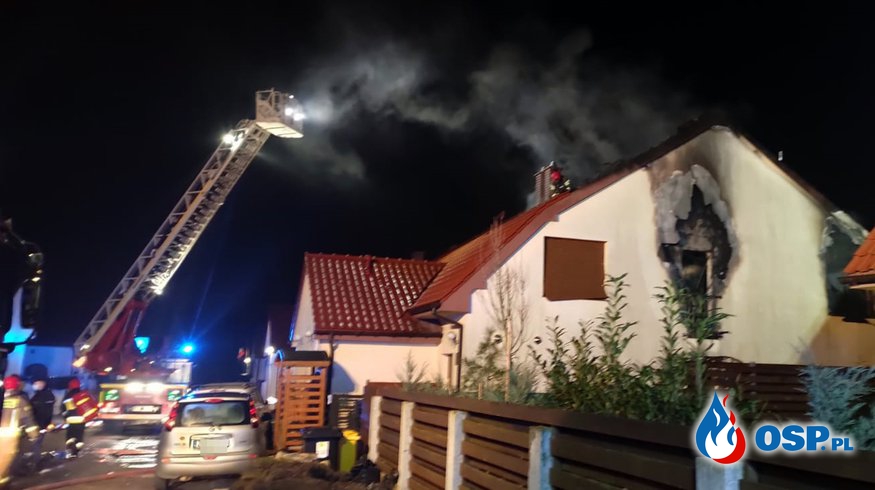10-letni chłopiec zginął w pożarze w Szczecinie. Rodzice z drugim dzieckiem trafili do szpitala. OSP Ochotnicza Straż Pożarna