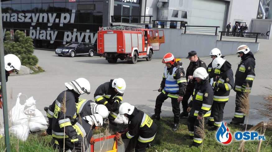 Ćwiczenia taktyczno-bojowe na terenie zakładu „FROST" OSP Ochotnicza Straż Pożarna