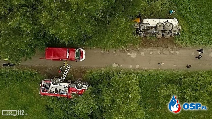 Dwa zdarzenia w Węglówce. Wóz strażacki i cysterna w rowie. OSP Ochotnicza Straż Pożarna