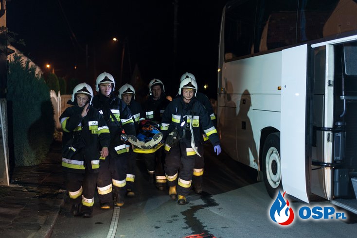 Pucnik – zderzenie autobusu z samochodem osobowym OSP Ochotnicza Straż Pożarna