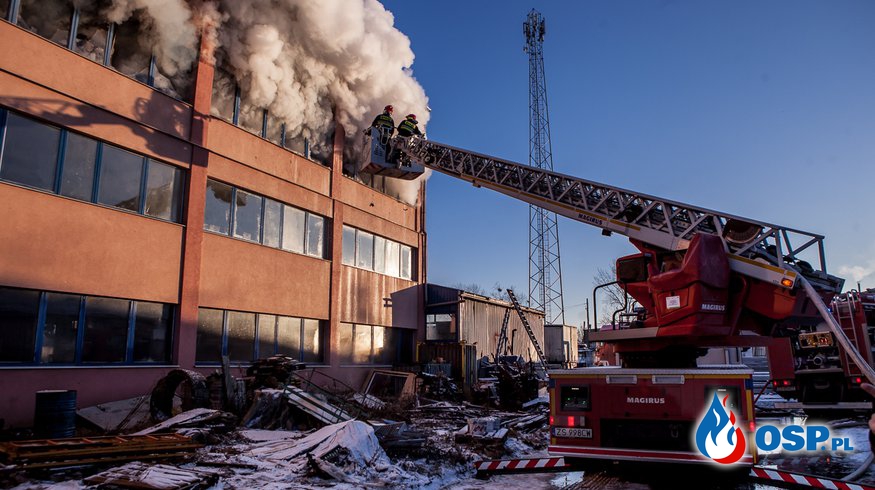 Duży pożar budynku magazynowego w Dobrej OSP Ochotnicza Straż Pożarna