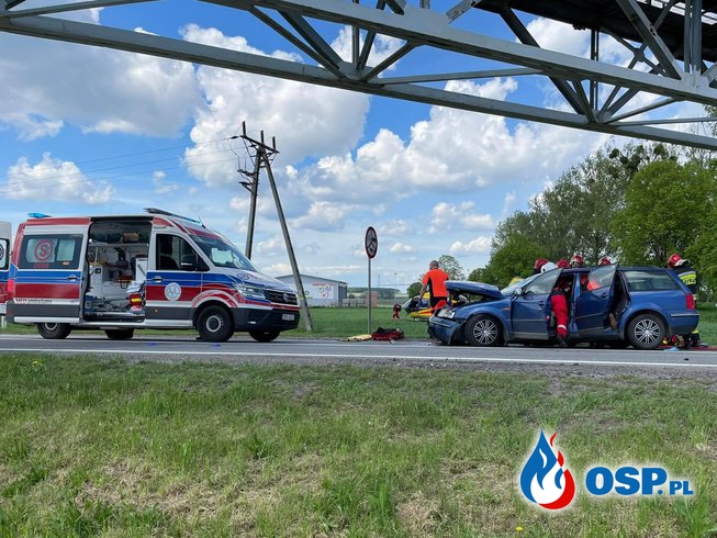 Kobieta w ciąży zginęła w wypadku pod Opolem. Tragedia na DK 45. OSP Ochotnicza Straż Pożarna