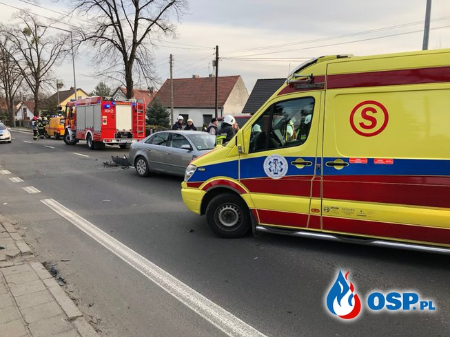 Wypadek w Opolu. Zderzyły się trzy samochody. OSP Ochotnicza Straż Pożarna