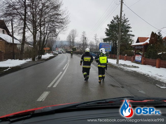 Rozległa plama oleju OSP Ochotnicza Straż Pożarna