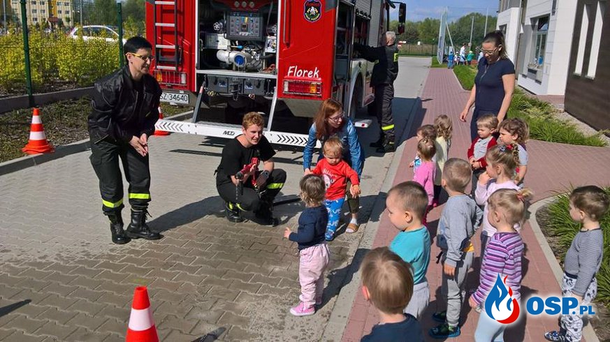Wizyta strażaków w przedszkolu Amica Kids OSP Ochotnicza Straż Pożarna