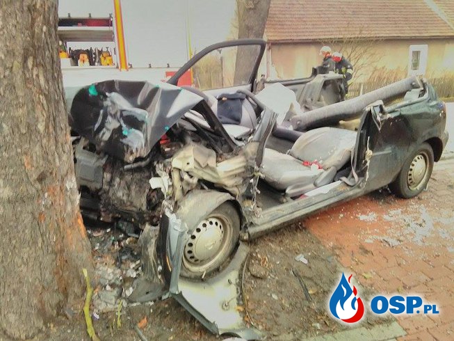 Wypadek samochodowy. 1 osoba poszkodowana. OSP Ochotnicza Straż Pożarna