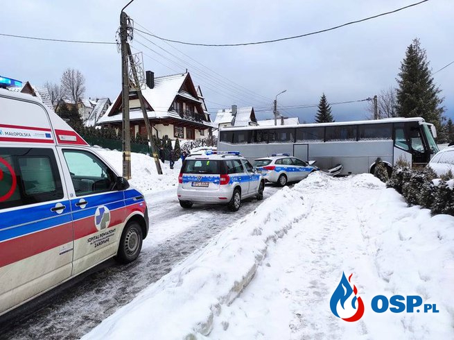Policyjny radiowóz zderzył się z autokarem wiozącym dzieci OSP Ochotnicza Straż Pożarna
