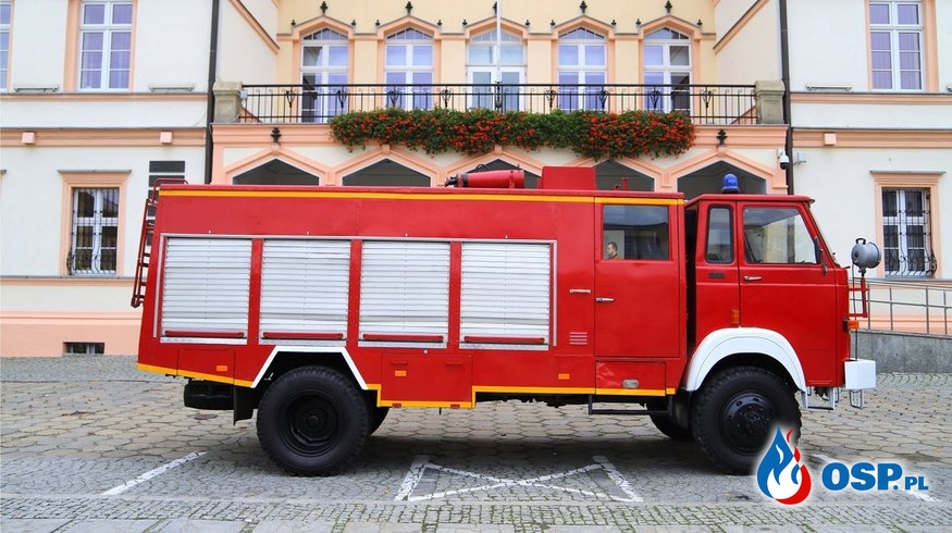 Kolejny wóz gaśniczy z Opolszczyzny trafił do ukraińskich strażaków OSP Ochotnicza Straż Pożarna