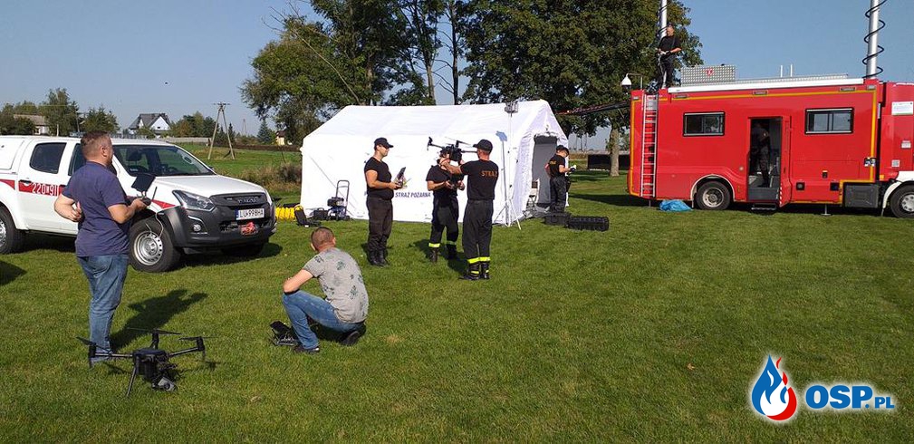 Strażackie ćwiczenia z wykorzystaniem dronów w Wierzchowiskach OSP Ochotnicza Straż Pożarna