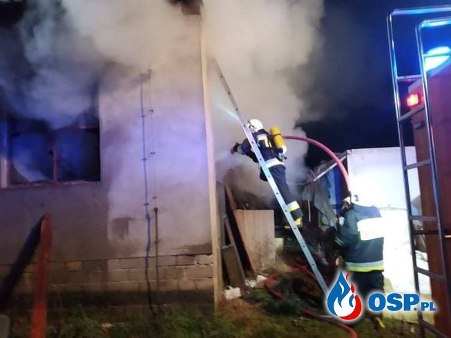 Pożar zakładu meblowego OSP Ochotnicza Straż Pożarna