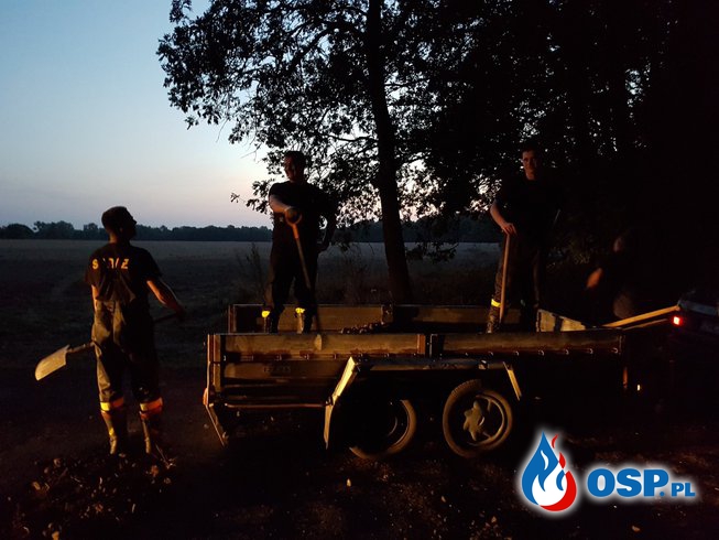 Druhowie sami załatali drogę, żeby szybciej dojechać na ratunek OSP Ochotnicza Straż Pożarna