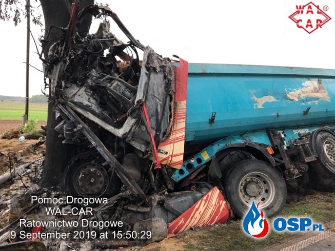 Świadkowie uratowali kierowcę ze zmiażdżonej, płonącej ciężarówki! OSP Ochotnicza Straż Pożarna